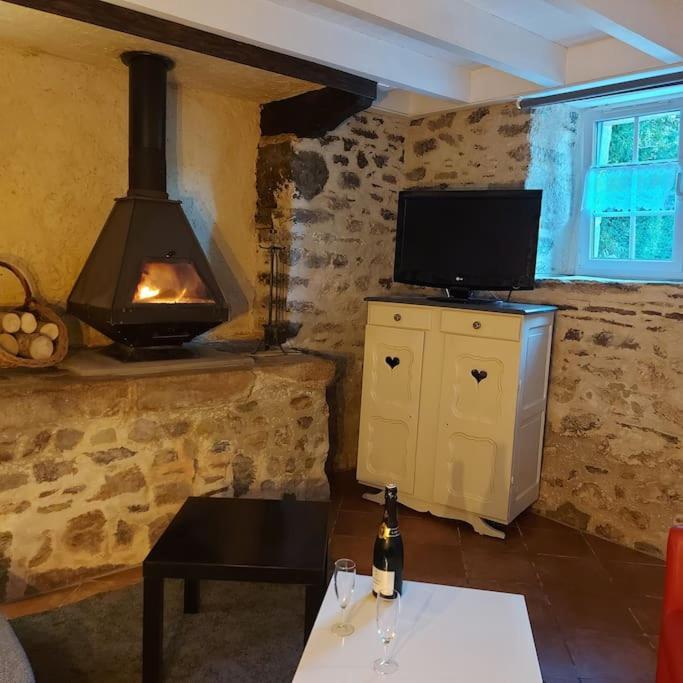 Vila Penty Typique Kercab Dans Un Ancien Moulin Plomodiern Exteriér fotografie